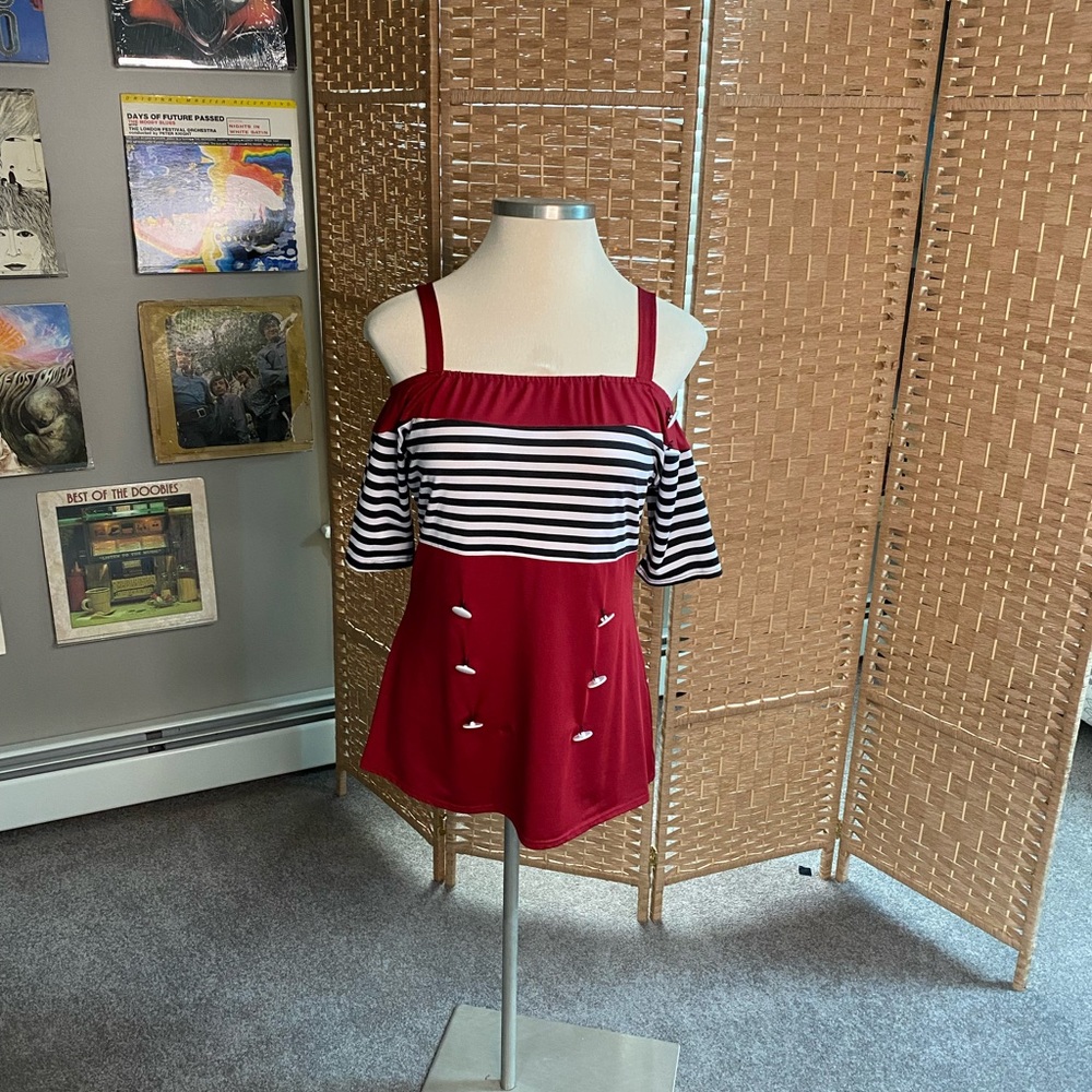 ROSEGAL cold shoulder striped top
